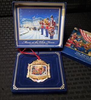 White House Historical Association White House Christmas Ornament 2010